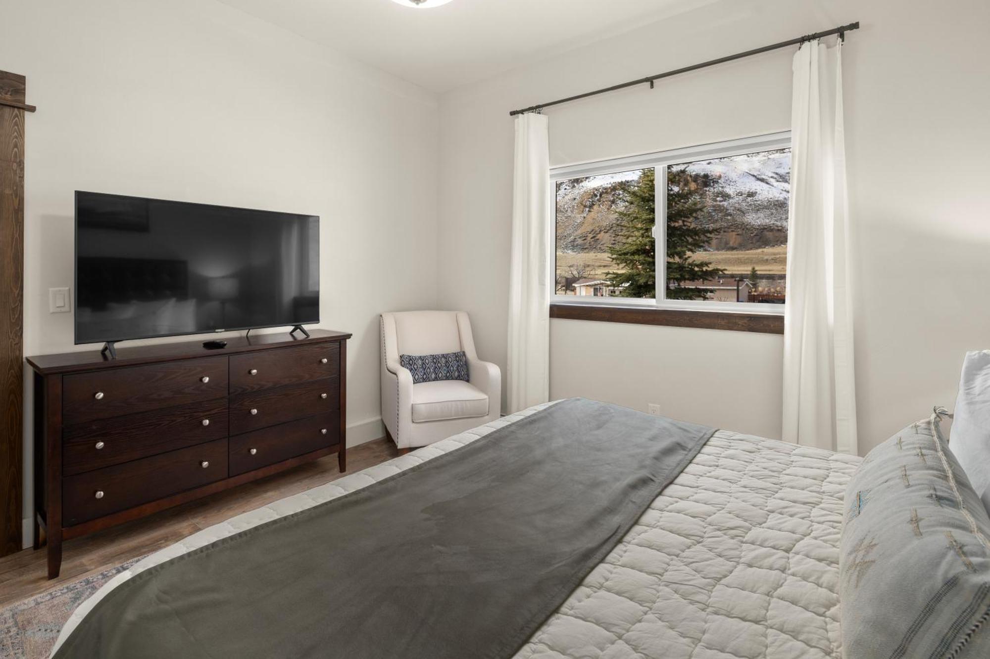 Yellowstone Hot Springs Resort Gardiner Exterior photo